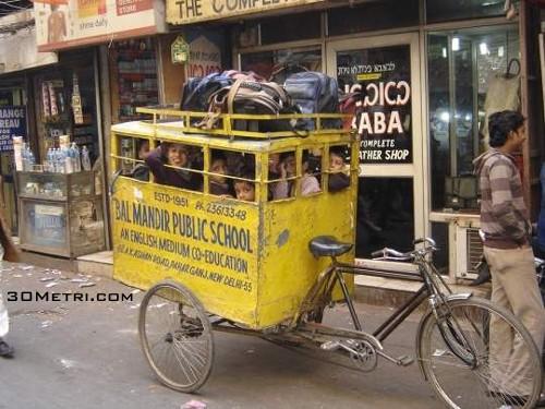 India-schoolbus.jpg
